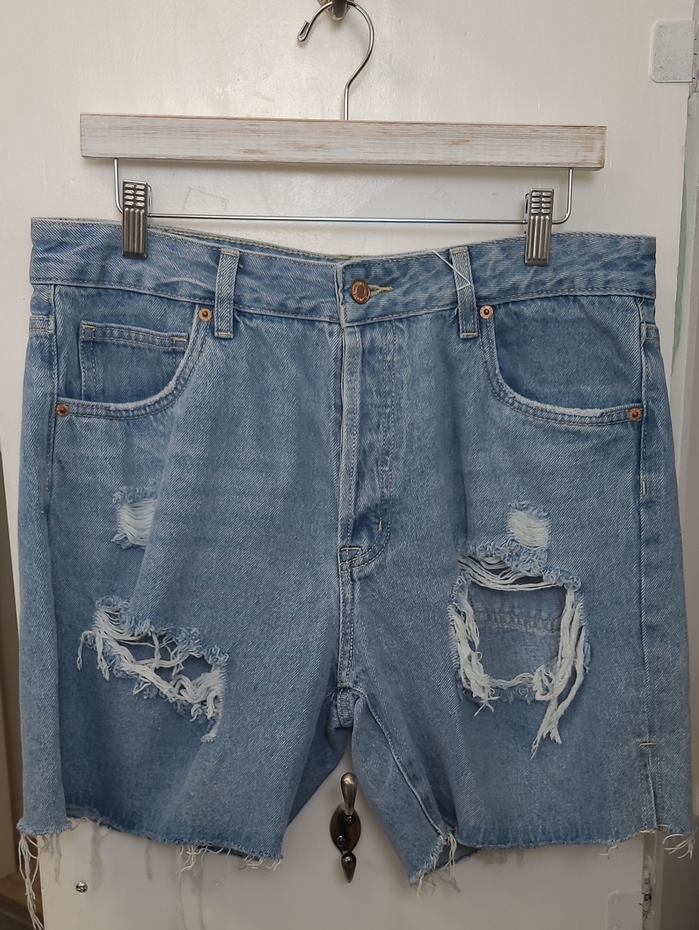 Aeropostale 90's Cutoff